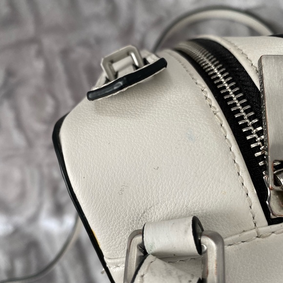 Kendall & Kylie White Leather Crossbody - Picture 14 of 16